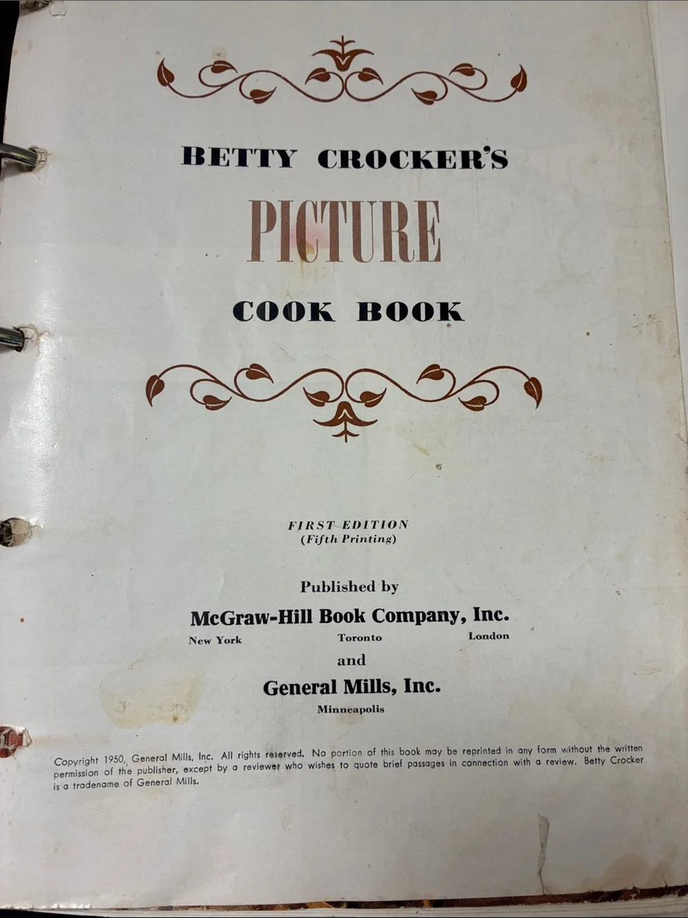 Betty Crocker Red and White Decorative Picture Cook Book 1950